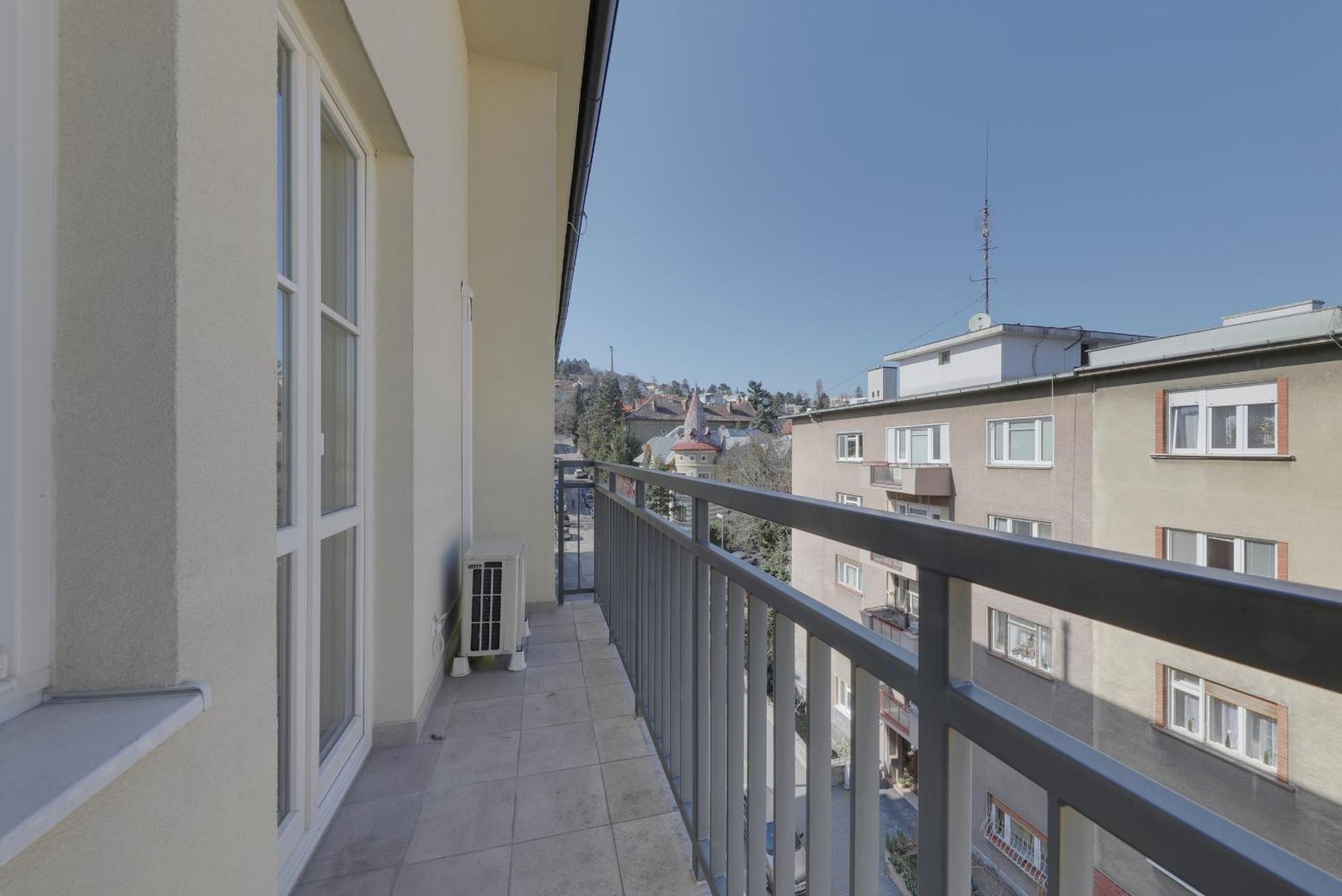 Lermont Apartment Old Town براتسيلافا المظهر الخارجي الصورة